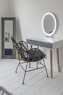 City Gate Garden Lodge