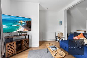 City Gate Garden Lodge