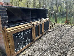 Arcadia Safari Tent in Private 5 Acre Field