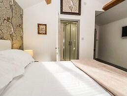 Millwood Lodge