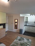 Self Contained Studio Flat in Winterton Hall