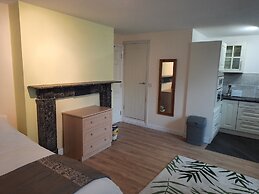 Self Contained Studio Flat in Winterton Hall