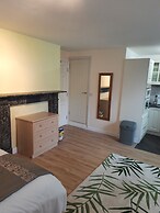 Self Contained Studio Flat in Winterton Hall