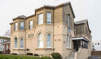 Remaotel Seafield Court Apartments