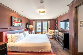 Lodge at Vail Condominiums