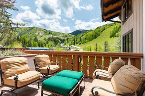 Lodge at Vail Condominiums