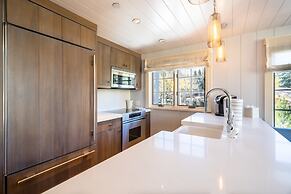 Lodge at Vail Condominiums