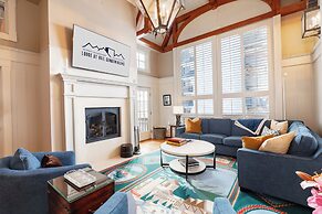 Lodge at Vail Condominiums