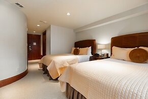 Lodge at Vail Condominiums