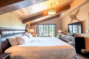 Lodge at Vail Condominiums