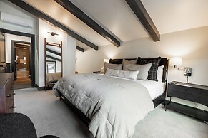 Lodge at Vail Condominiums