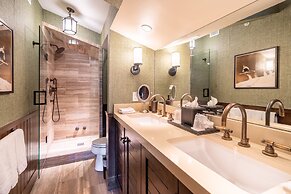 Lodge at Vail Condominiums