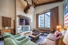 Lodge at Vail Condominiums