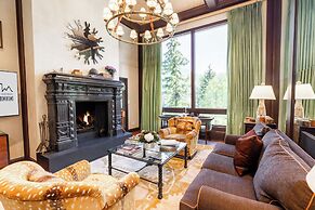 Lodge at Vail Condominiums