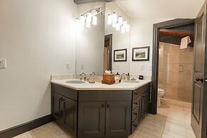 Lodge at Vail Condominiums