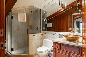 Lodge at Vail Condominiums