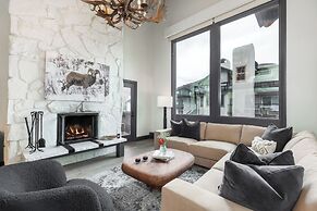 Lodge at Vail Condominiums