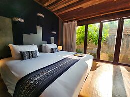 Athita The Hidden Court Chiang Saen