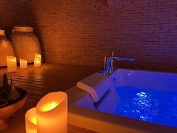 Athita The Hidden Court Chiang Saen