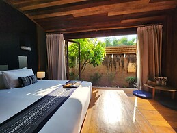 Athita The Hidden Court Chiang Saen