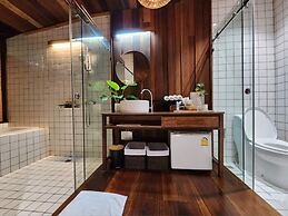 Athita The Hidden Court Chiang Saen