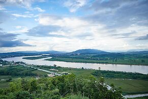 Athita The Hidden Court Chiang Saen