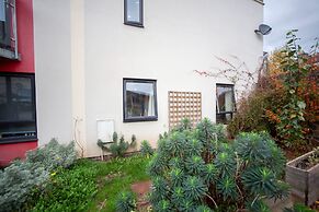 Special 3 Bedroom Townhouse With Parking in Bristol
