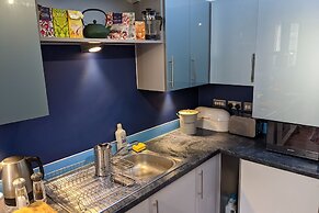 Special 3 Bedroom Townhouse With Parking in Bristol