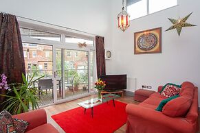 Special 3 Bedroom Townhouse With Parking in Bristol