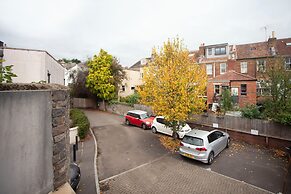 Special 3 Bedroom Townhouse With Parking in Bristol