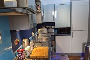 Special 3 Bedroom Townhouse With Parking in Bristol