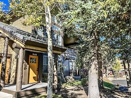 Snowcreek V 840 Spacious with Mountain Views, Gas Grill, Washer Dryer 