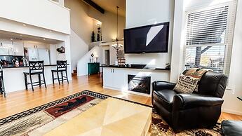 Snowcreek V 840 Spacious with Mountain Views, Gas Grill, Washer Dryer 