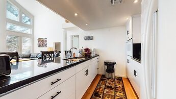 Snowcreek V 840 Spacious with Mountain Views, Gas Grill, Washer Dryer 