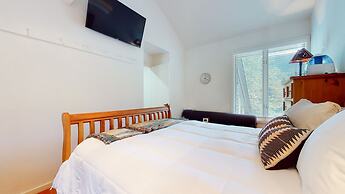 Snowcreek V 840 Spacious with Mountain Views, Gas Grill, Washer Dryer 