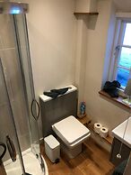 Bramble Cottage With Free Parking