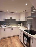 Bramble Cottage With Free Parking