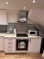 Bramble Cottage With Free Parking
