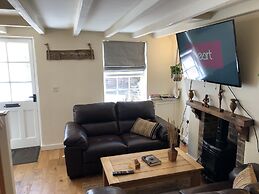 Bramble Cottage With Free Parking