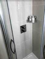 Bramble Cottage With Free Parking