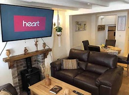 Bramble Cottage With Free Parking