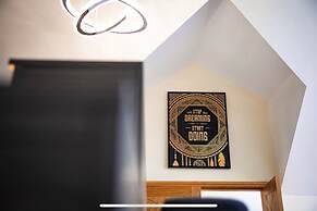 Mono Luxe Villa in Newcastle Upon Tyne