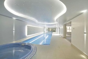 Mono Luxe Villa in Newcastle Upon Tyne
