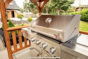 Mono Luxe Villa in Newcastle Upon Tyne