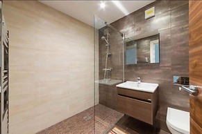 Mono Luxe Villa in Newcastle Upon Tyne