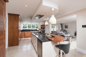 Mono Luxe Villa in Newcastle Upon Tyne