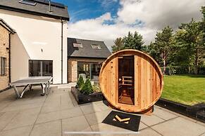 Mono Luxe Villa in Newcastle Upon Tyne