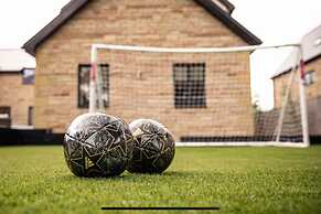 Mono Luxe Villa in Newcastle Upon Tyne