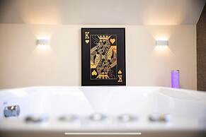 Mono Luxe Villa in Newcastle Upon Tyne