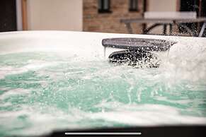 Mono Luxe Villa in Newcastle Upon Tyne